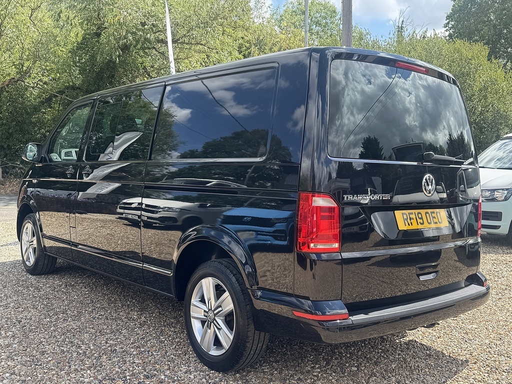 Volkswagen Transporter T6 T32 150 Highline Black #5