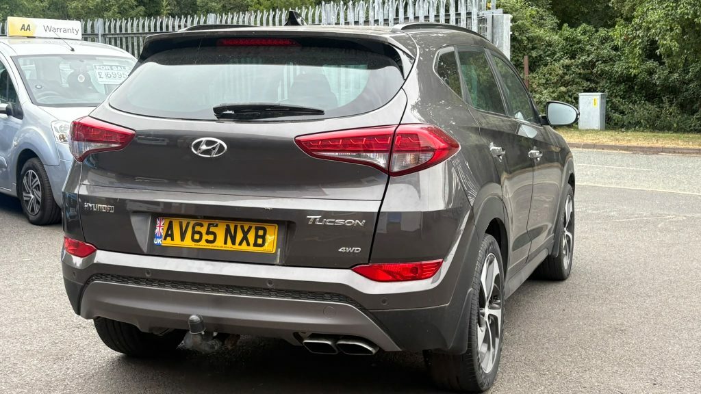 Hyundai Tucson 1.7 Crdi Blue Drive Premium Suv Black #3