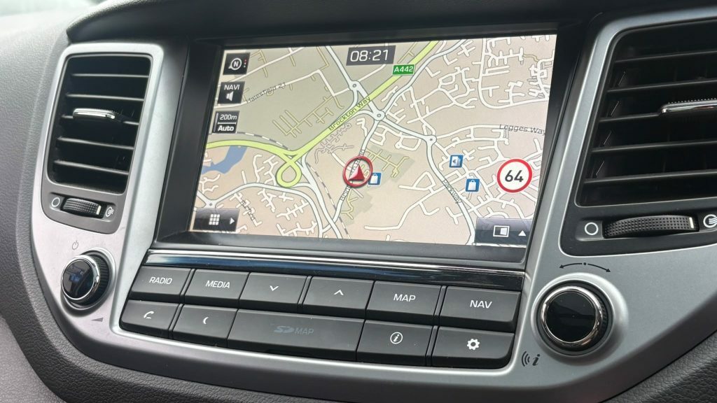 Hyundai Tucson 1.7 Crdi Blue Drive Premium Suv Black #8