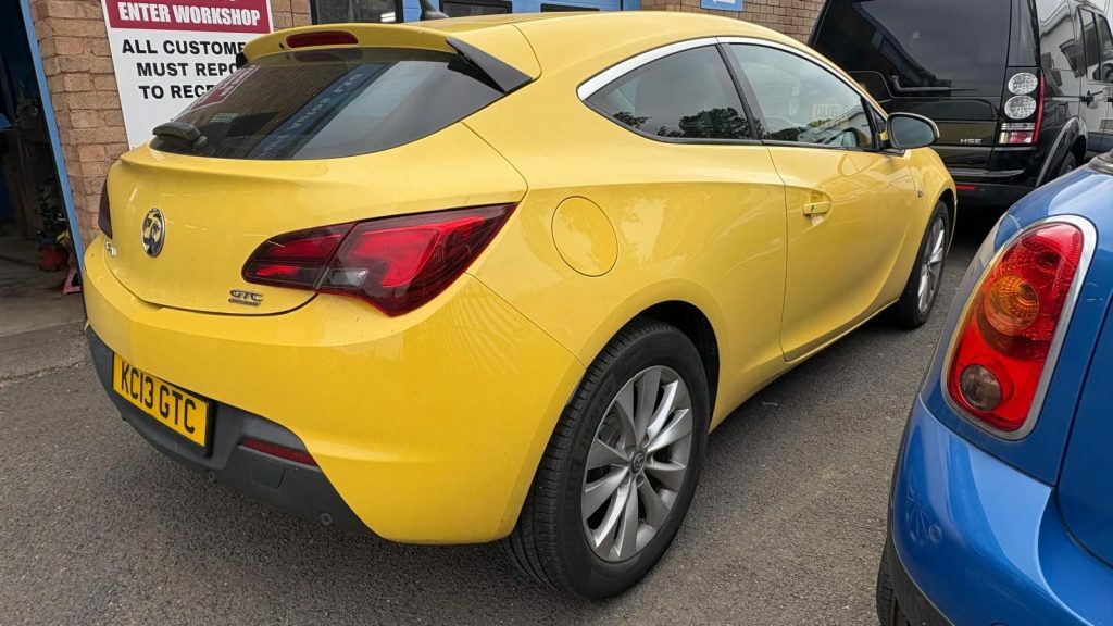 Vauxhall Astra GTC 2.0 Cdti 16V Sri KC13GTC #3