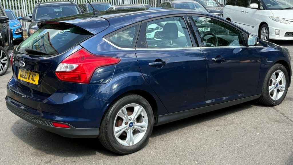 Ford Focus Hatchback 1.6 Tdci Dpf Zetec S 201160 Black #6