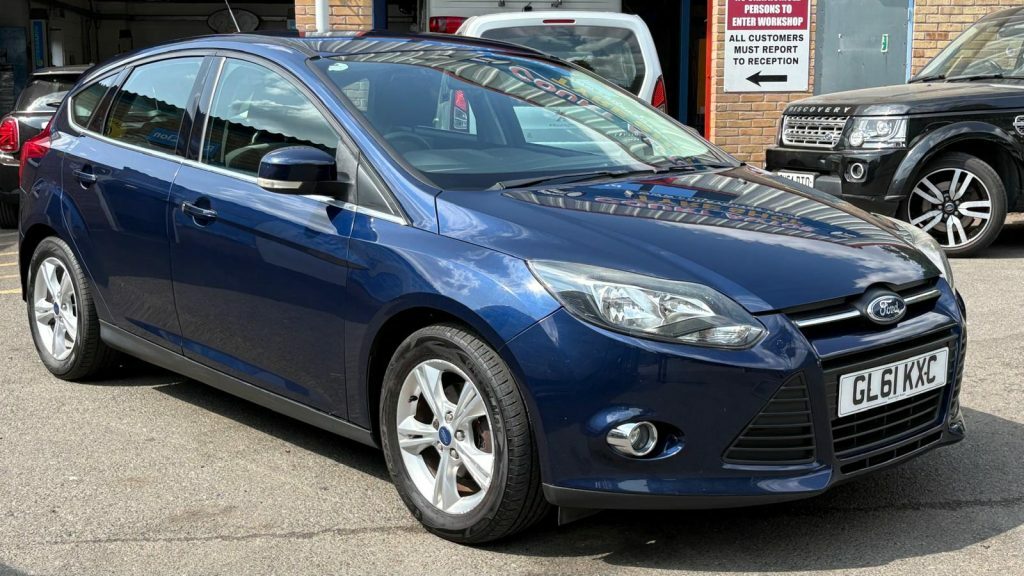 Ford Focus Hatchback 1.6 Tdci Dpf Zetec S 201160 Black #4