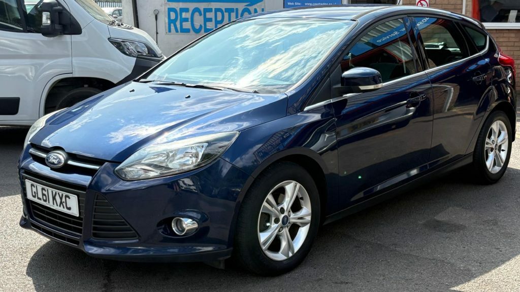 Ford Focus Hatchback 1.6 Tdci Dpf Zetec S 201160 Black #2
