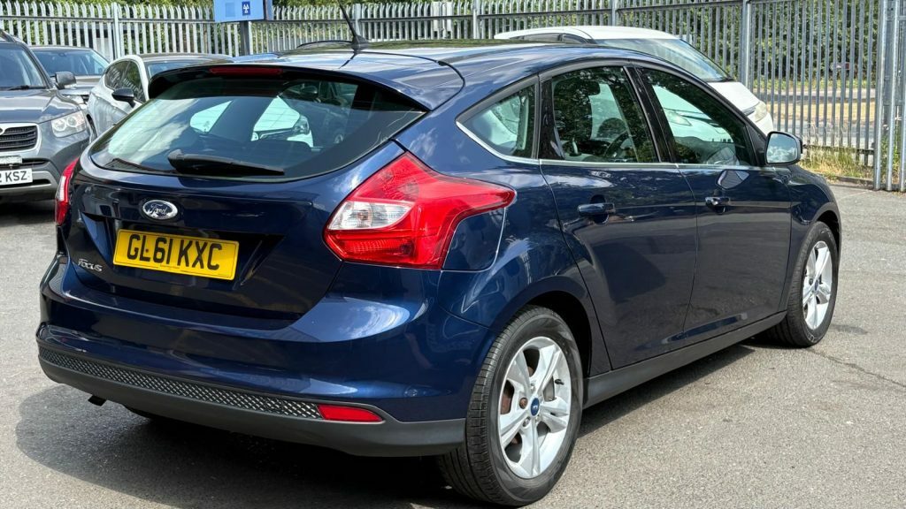 Ford Focus Hatchback 1.6 Tdci Dpf Zetec S 201160 Black #5