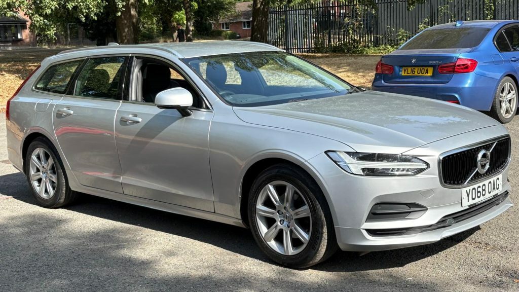 Volvo V90 2.0 D4 Momentum Geartronic Silver #4