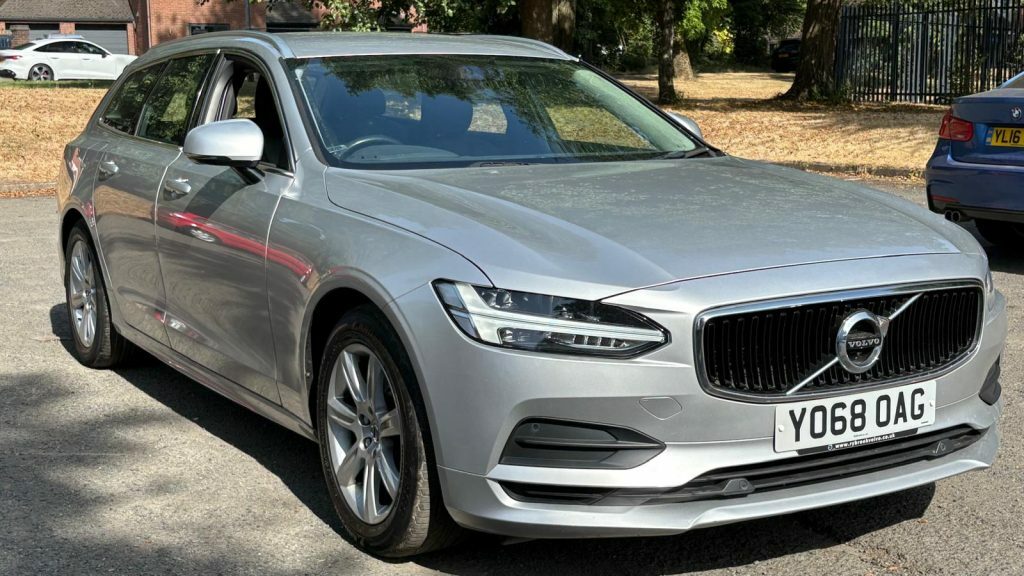 Volvo V90 2.0 D4 Momentum Geartronic Silver #2
