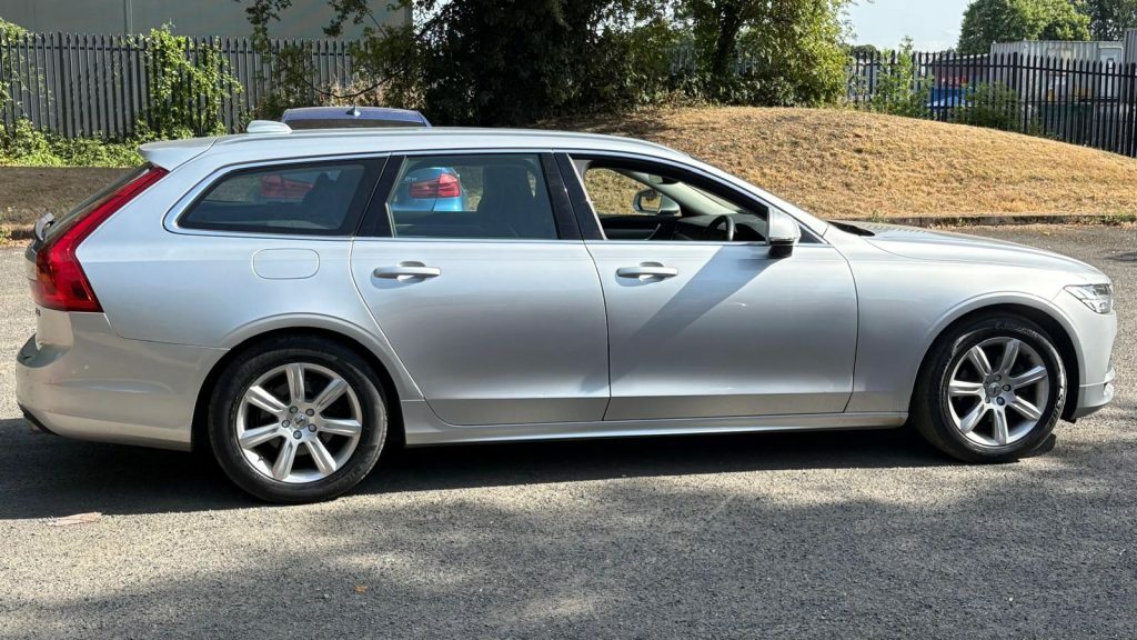 Volvo V90 2.0 D4 Momentum Geartronic Silver #3