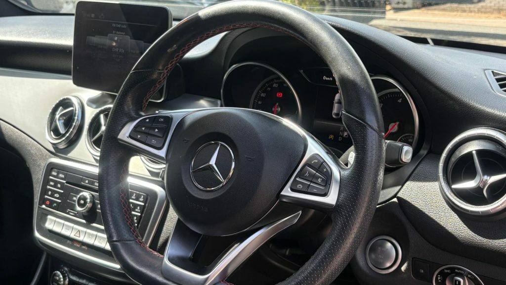 Mercedes-Benz CLA Class Cla 200D Amg Line Black #9