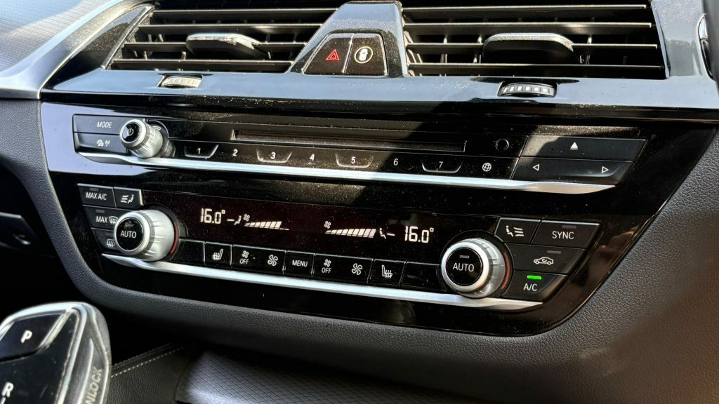 BMW 5 Series 520I Se Black #10