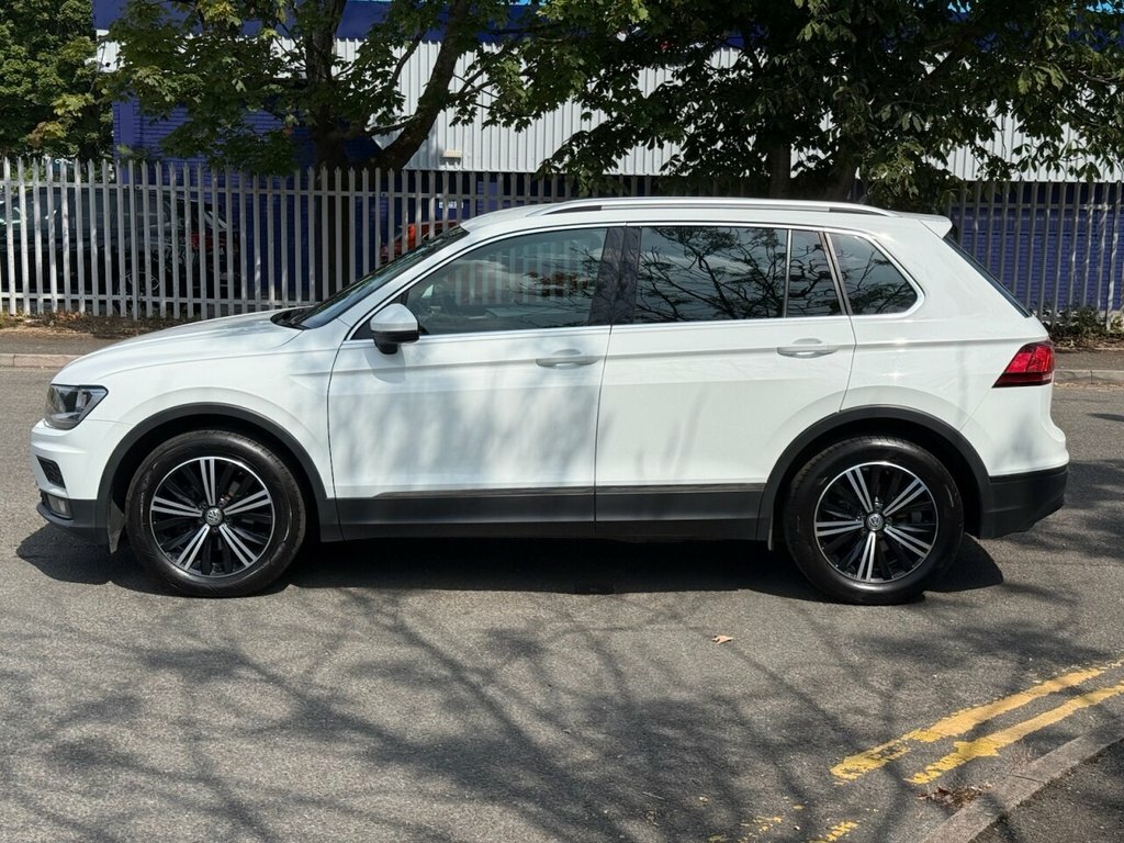 Volkswagen Tiguan 2L Se Navigation AP19NMM White #4