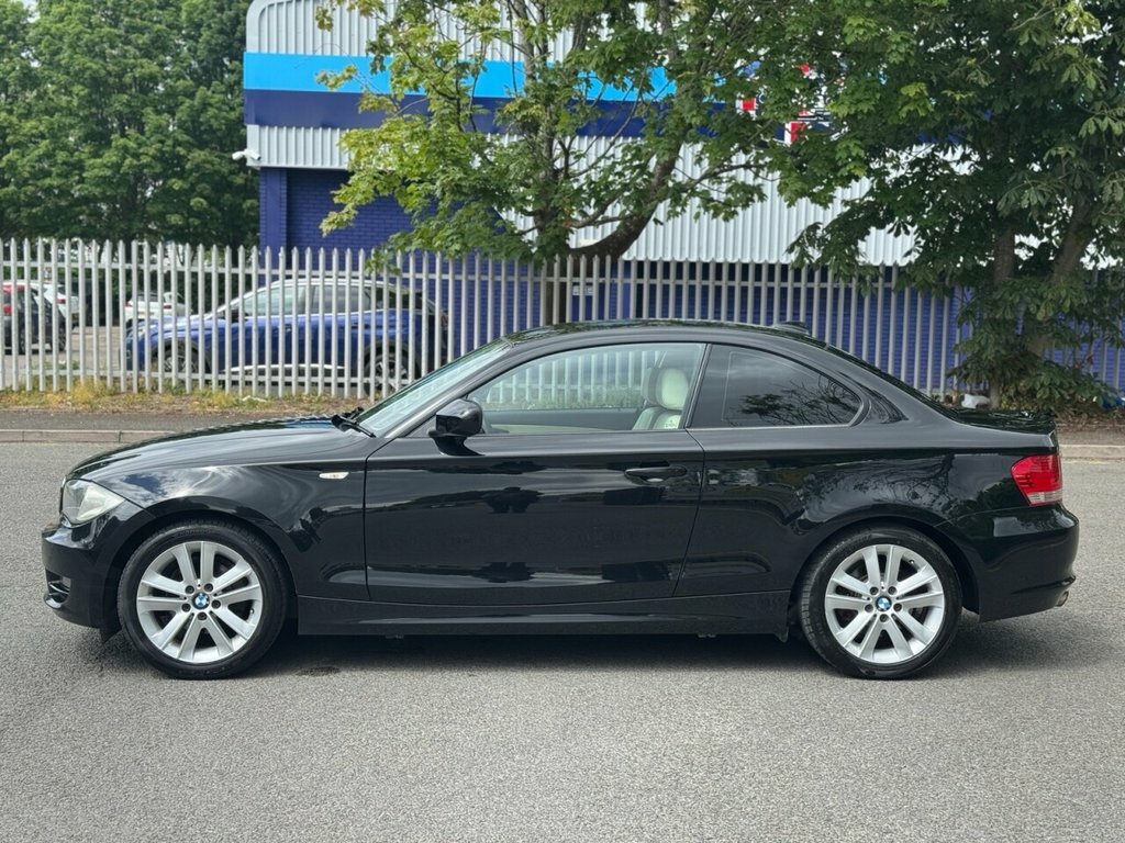 BMW 1 Series 2L Sport Black #5