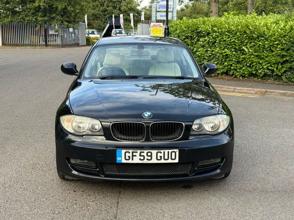 BMW 1 Series 2L Sport Black #2