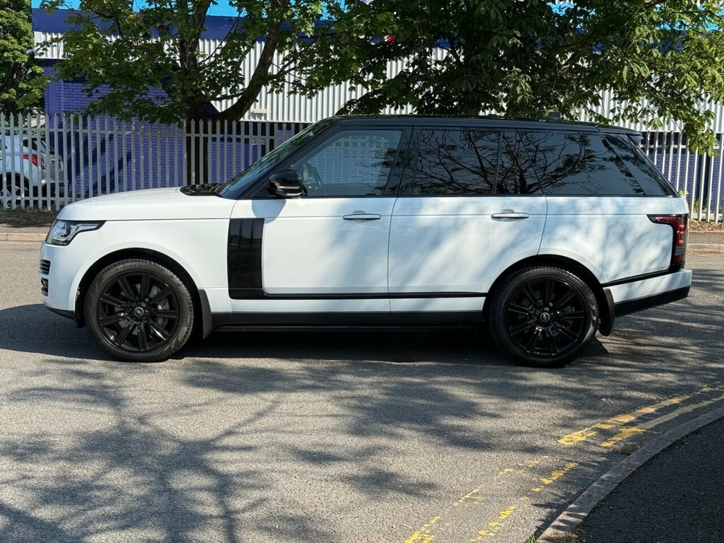 Land Rover Range Rover 4.4L Vogue Se White #4