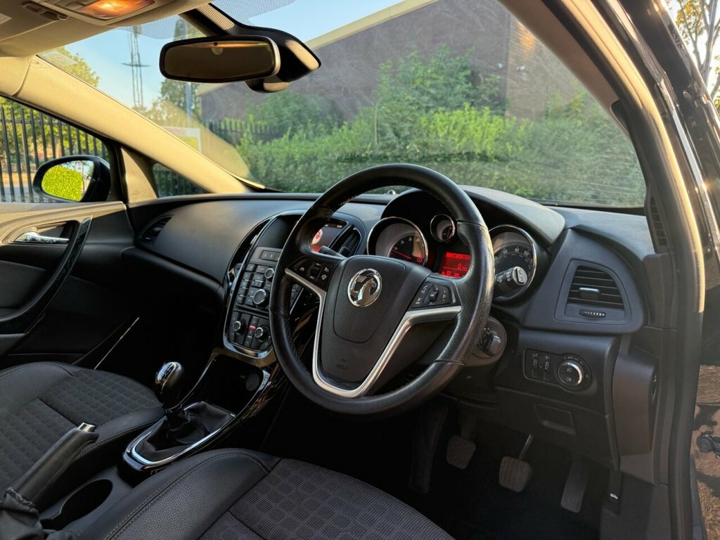 Vauxhall Astra GTC 1.4L Sri Black #6