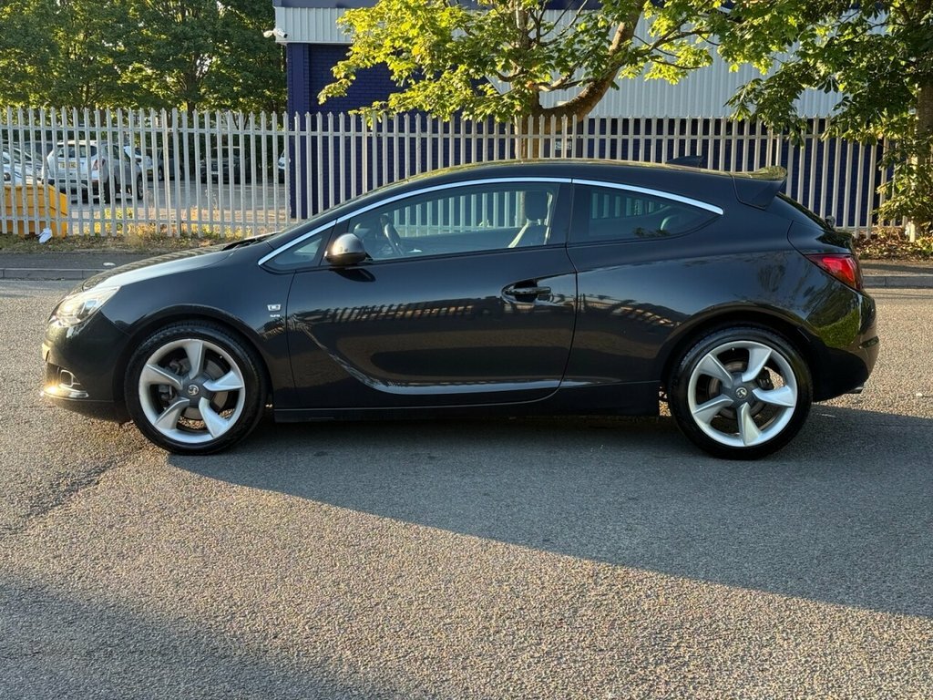 Vauxhall Astra GTC 1.4L Sri Black #3