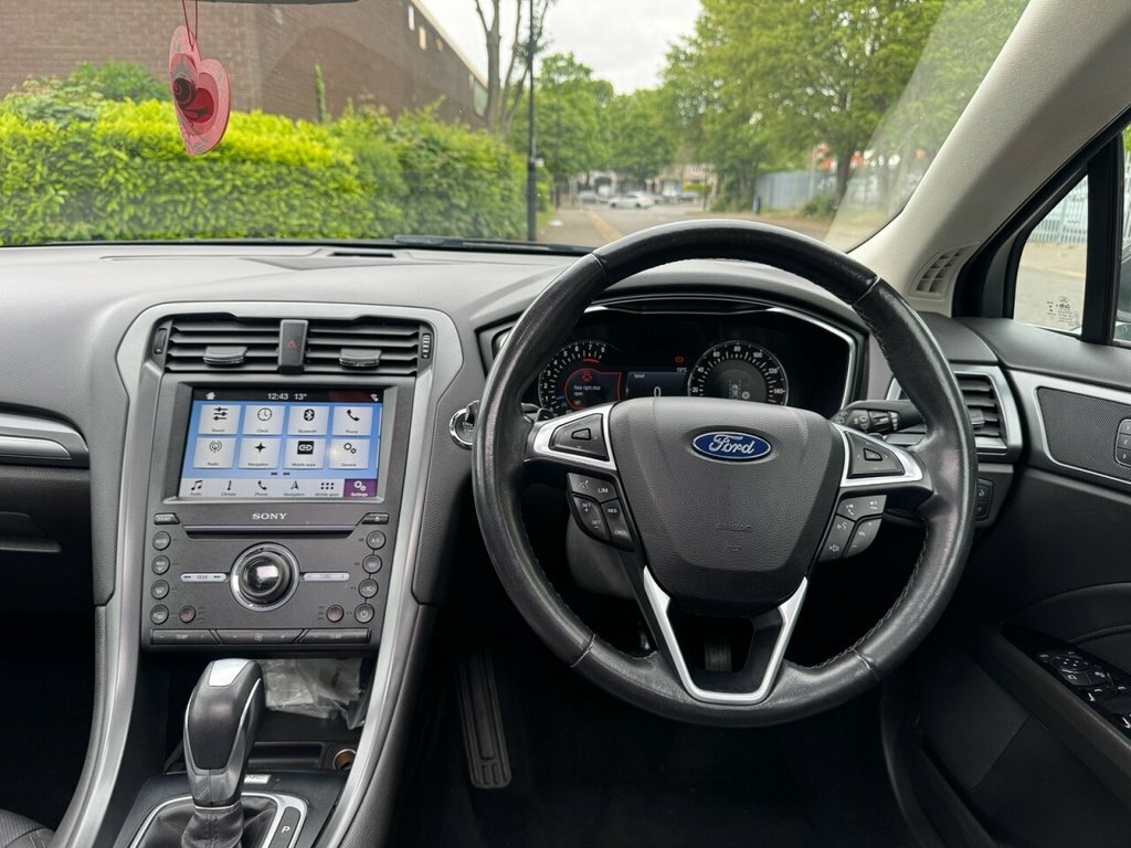 Ford Mondeo Hatchback Black #11