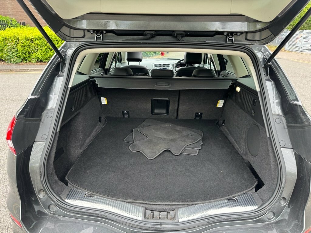 Ford Mondeo Hatchback Black #29