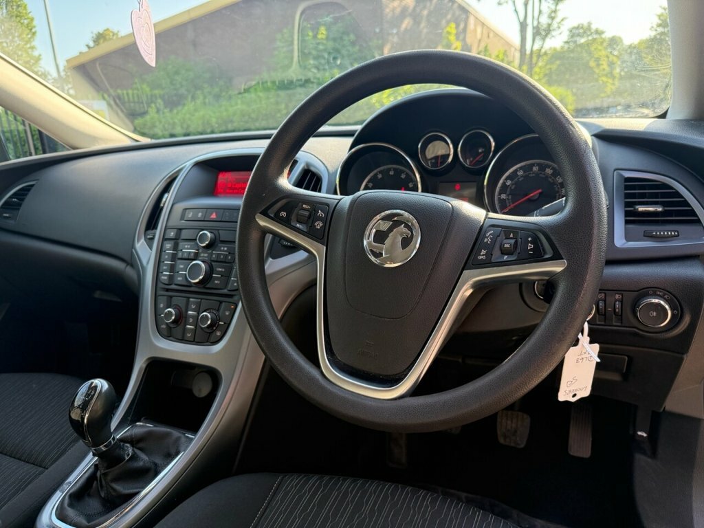 Vauxhall Astra Se Red #11