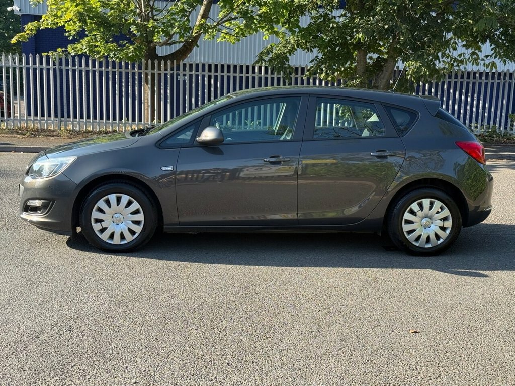 Vauxhall Astra 1.4L Exclusiv Grey #4
