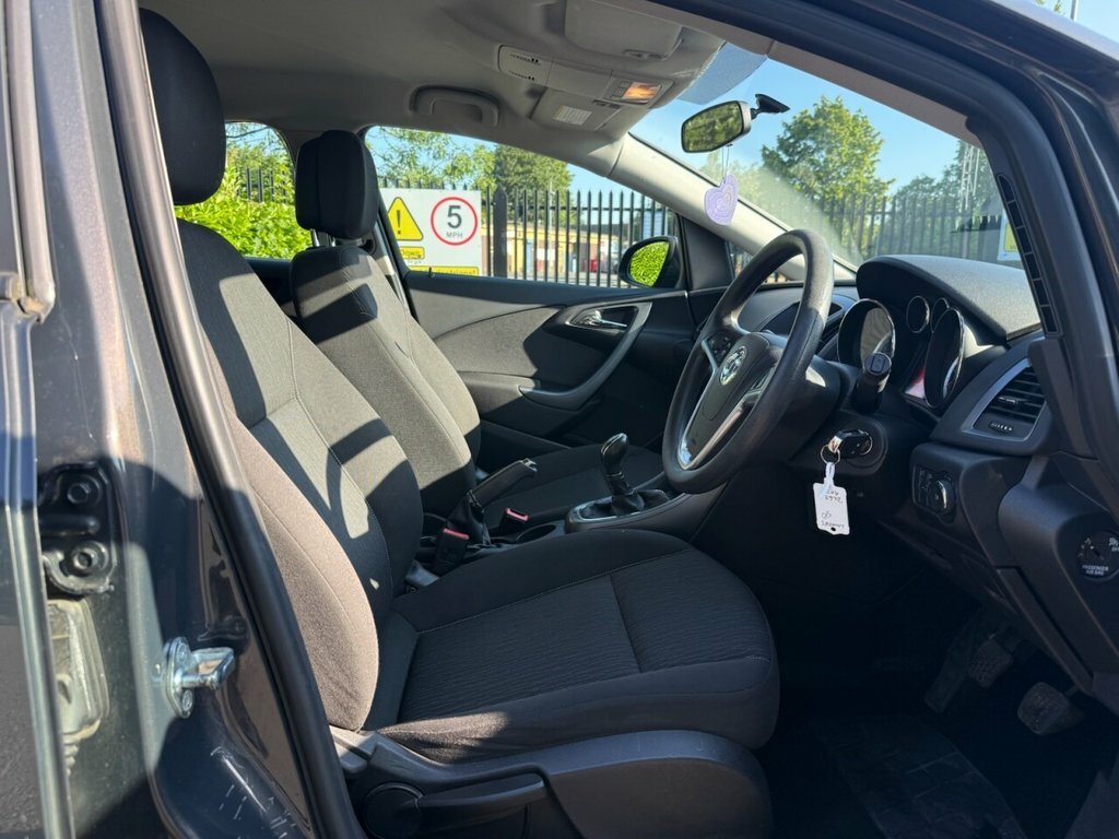 Vauxhall Astra Se Red #9