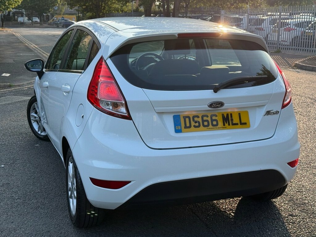 Ford Fiesta 1.3L Zetec White #5