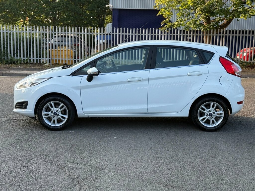 Ford Fiesta 1.3L Zetec White #4