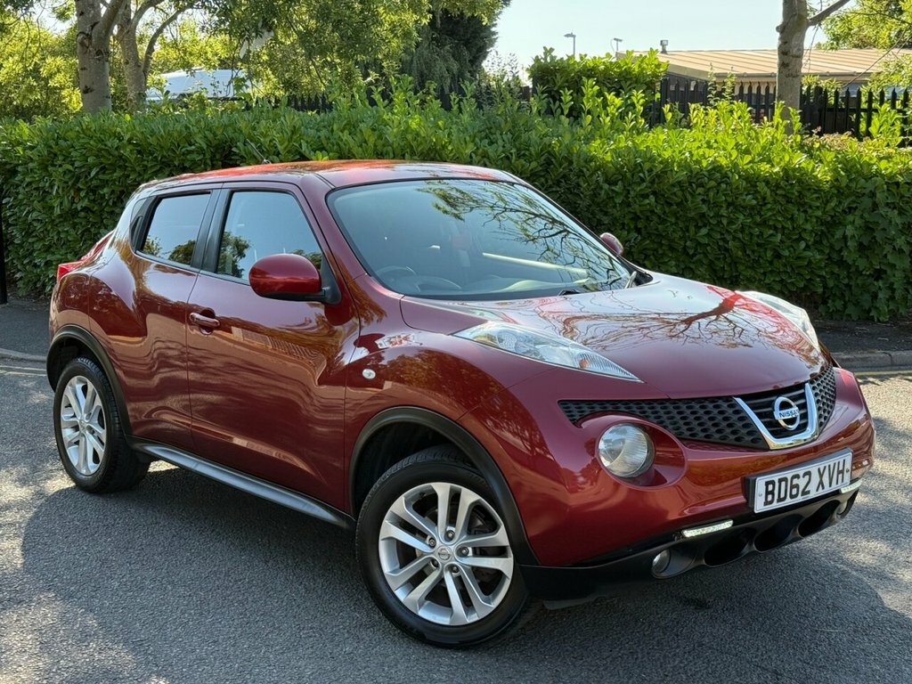 Nissan Juke 1.6L Acenta Premium Red
