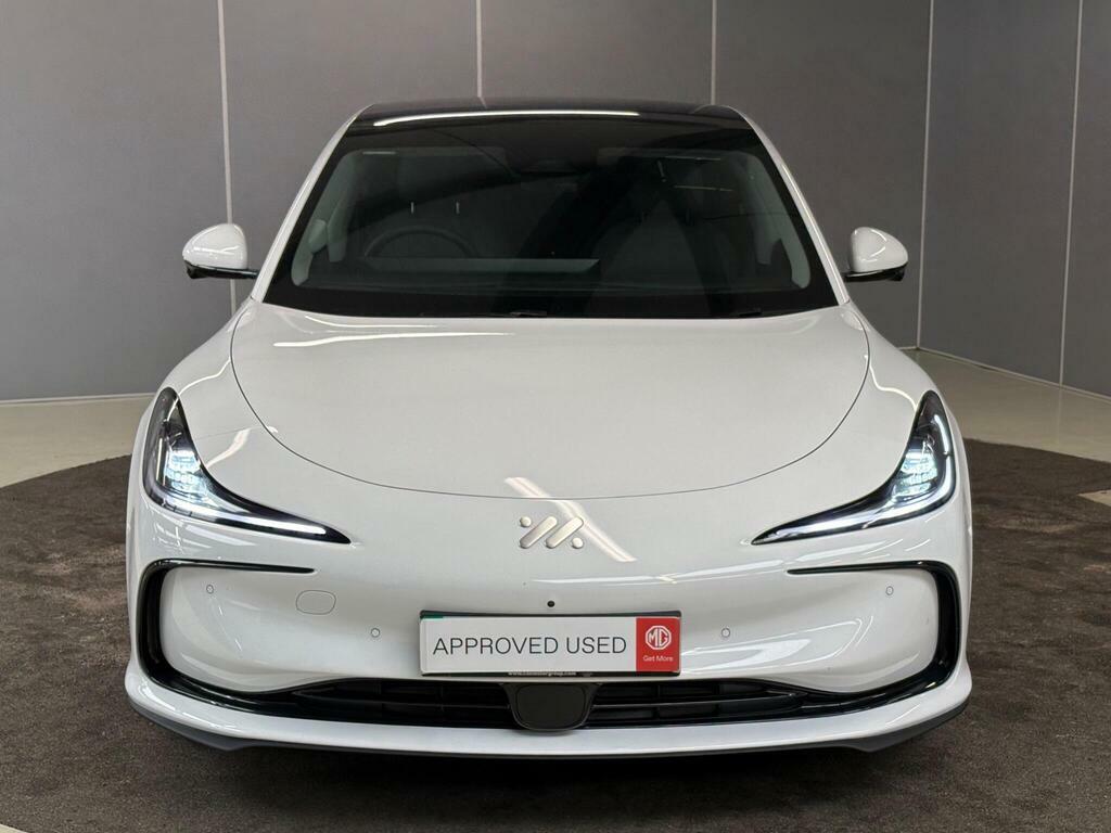 MG IM5 75Kwh Standard Range Saloon PF26GCZ White #2