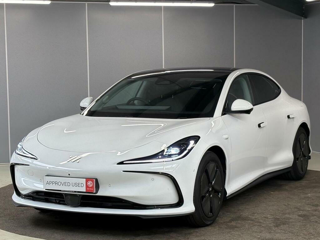 MG IM5 75Kwh Standard Range Saloon PF26GCZ White #3
