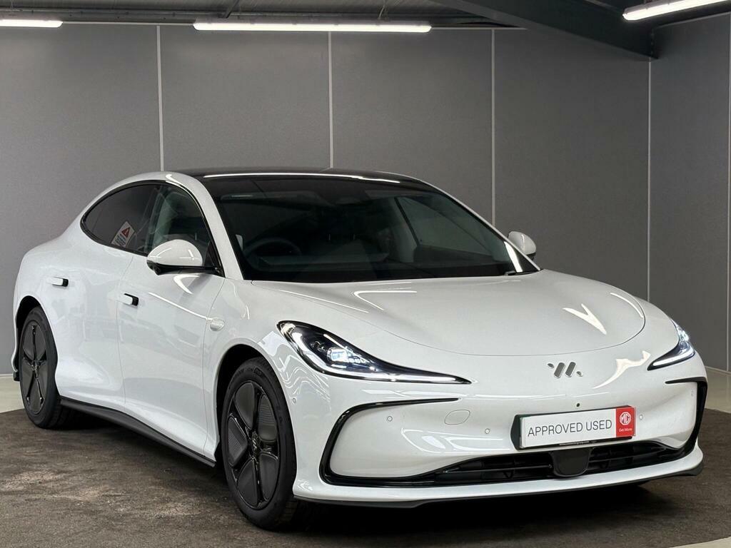 MG IM5 75Kwh Standard Range Saloon PF26GCZ White #5