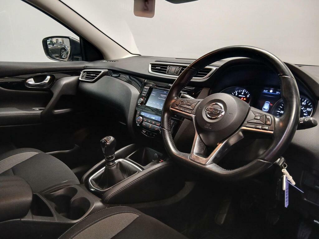 Nissan Qashqai 1.3 Dig-t Acenta Premium Euro 6 Ss DL69FXA White #4