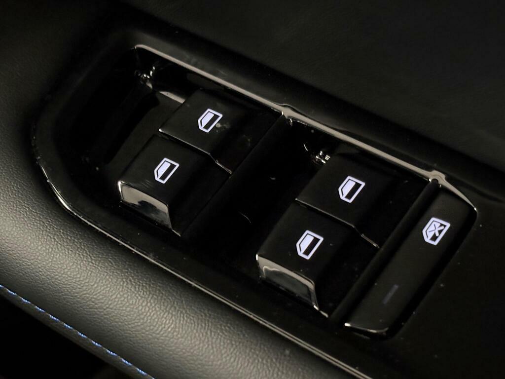 MG MG4 125Kw Se Ev 51Kwh White #22