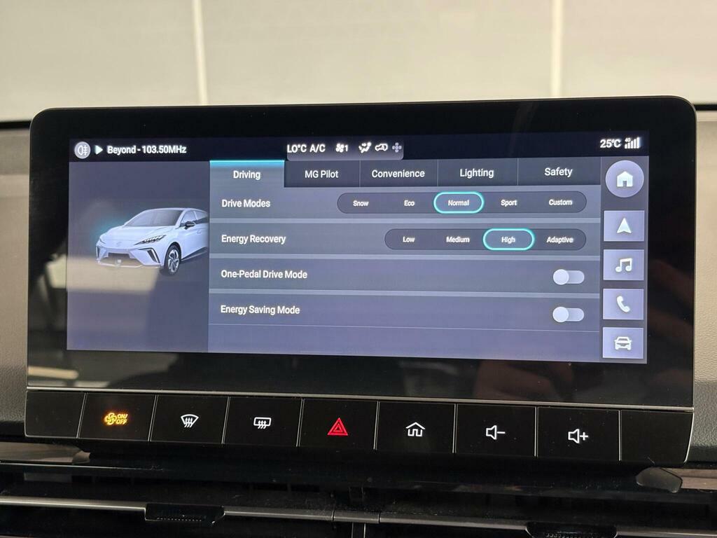 MG MG4 125Kw Se Ev 51Kwh White #36