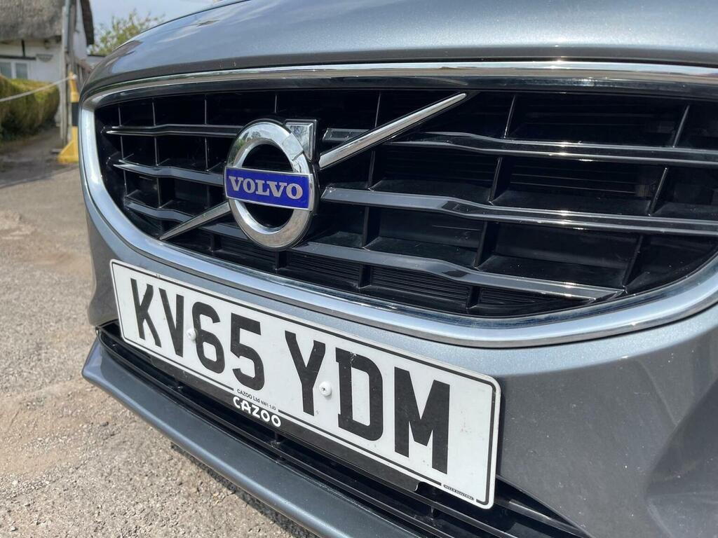 Volvo V40 T2 R-design White #34