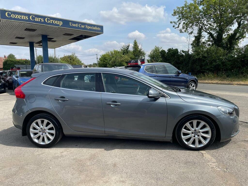 Volvo V40 T2 R-design White #8