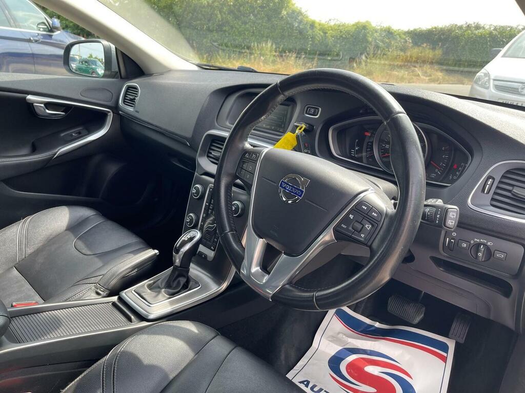 Volvo V40 T2 R-design White #10