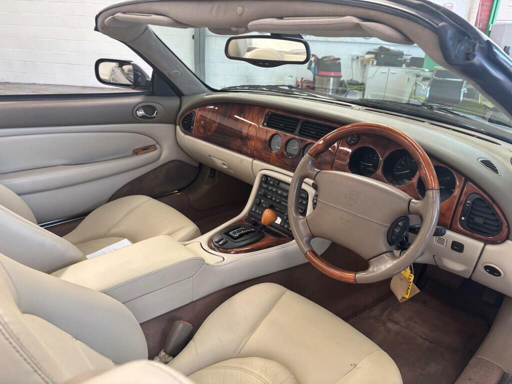 Jaguar XKR 4.2 Coupe Black #37