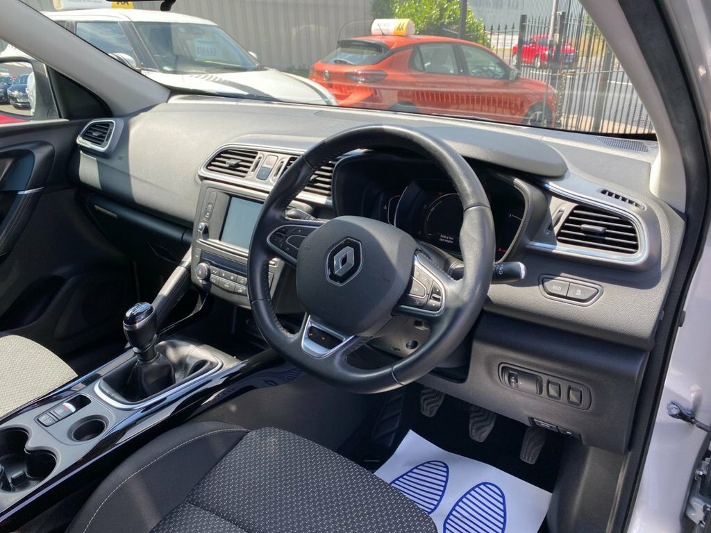 Renault Kadjar 1.5 Dci Signature Nav Suv Euro 6 Red #8