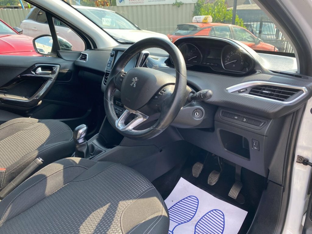 Peugeot 208 1.2 Puretech Signature Euro 6 Ss #8