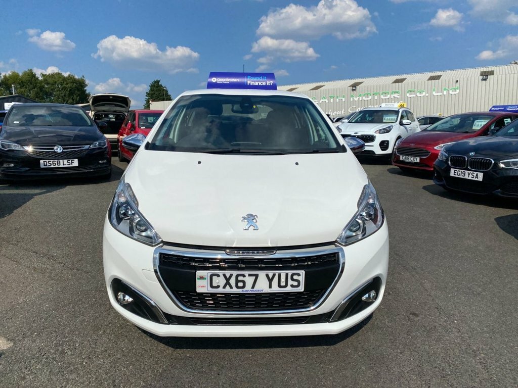 Peugeot 208 1.2L Allure White #2