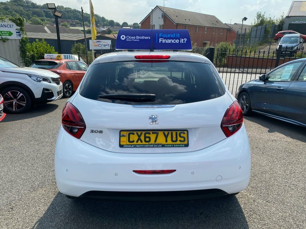 Peugeot 208 1.2L Allure White #5
