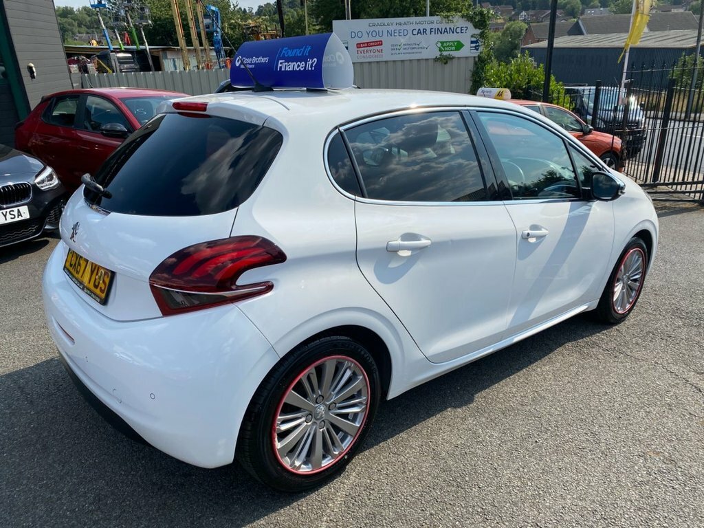 Peugeot 208 1.2L Allure White #6