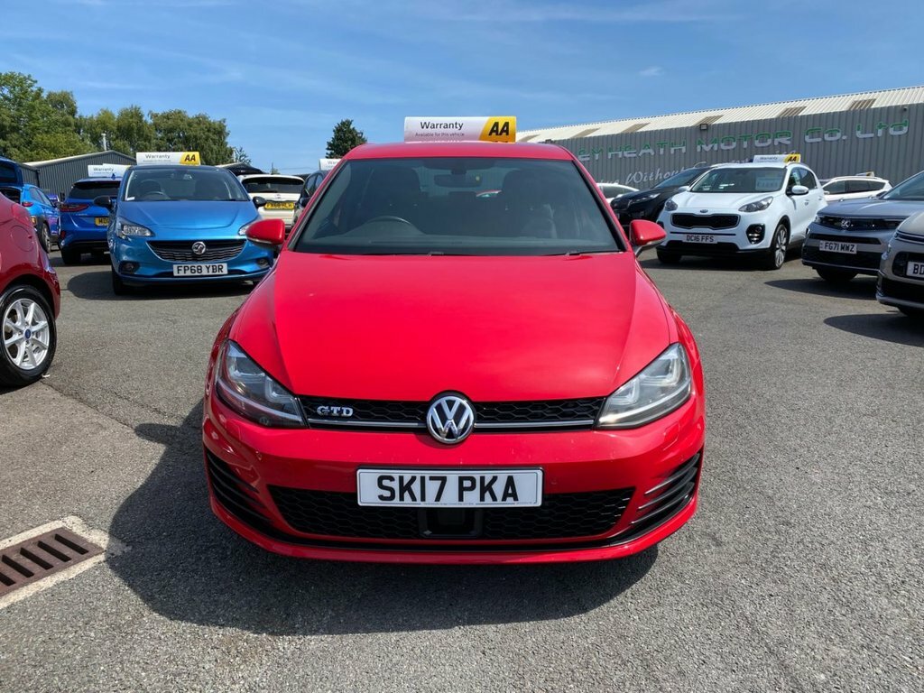 Volkswagen Golf 2L Gtd Red #2