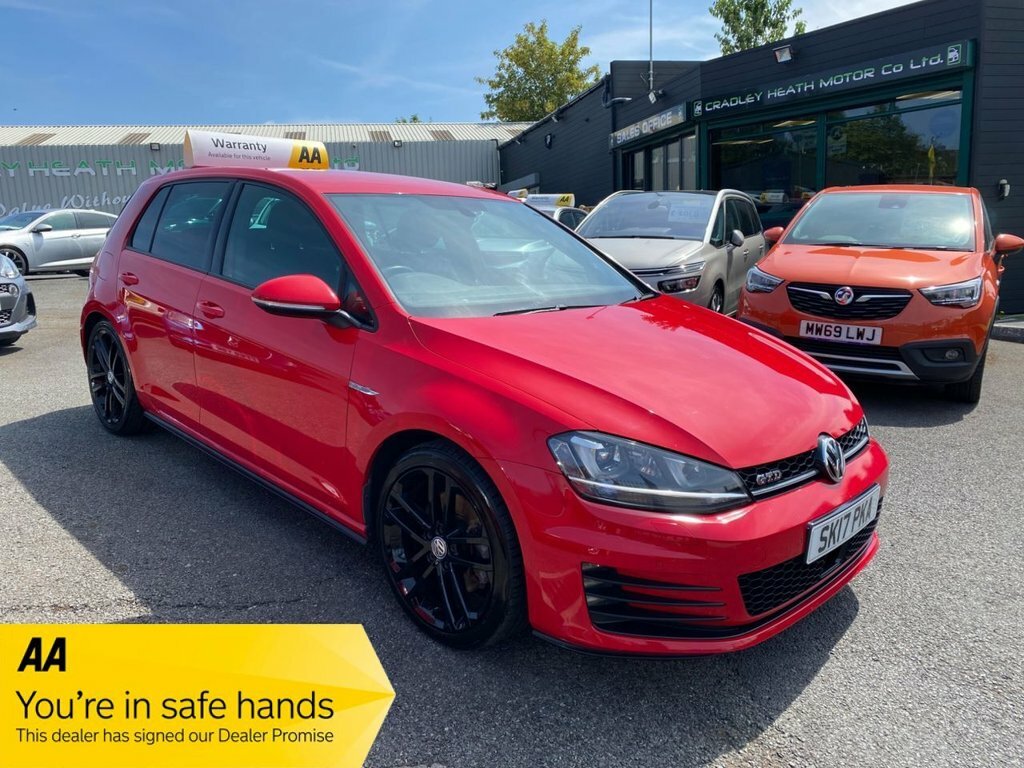 Volkswagen Golf 2L Gtd Red