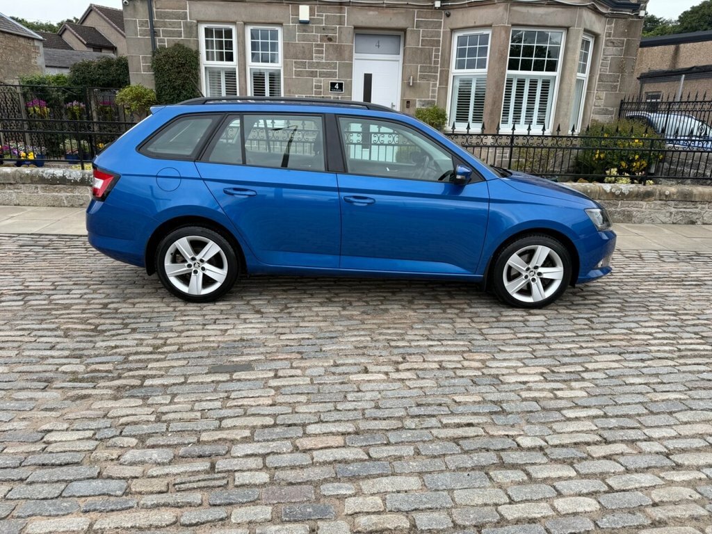 Skoda Fabia Estate Blue #5