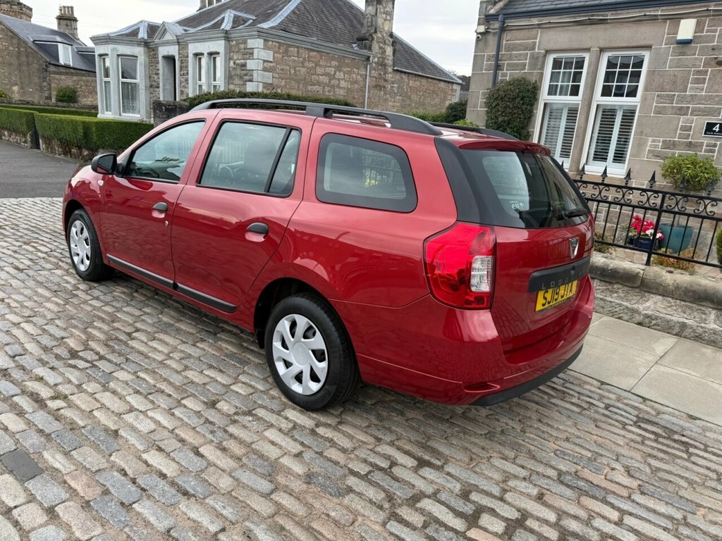 Dacia Logan Estate Red #4