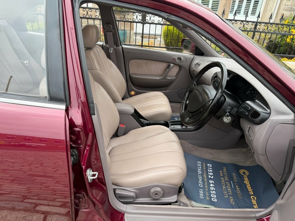 Mazda Xedos 6 Saloon K915AEG Red #2