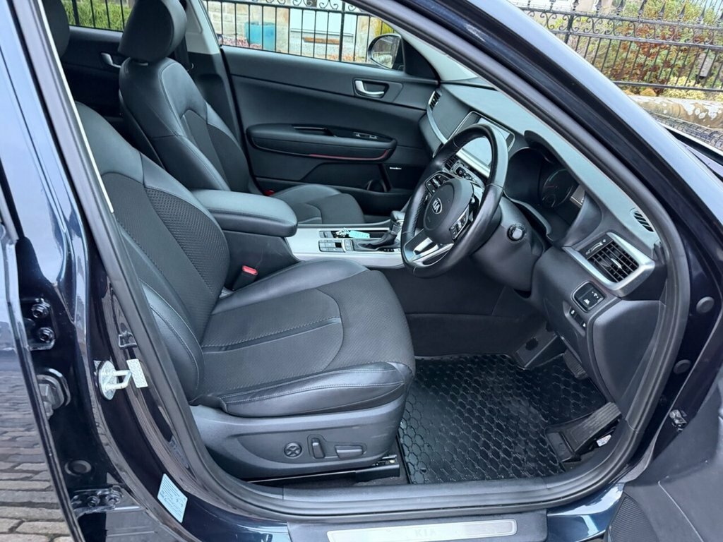 Kia Optima Estate Blue #2