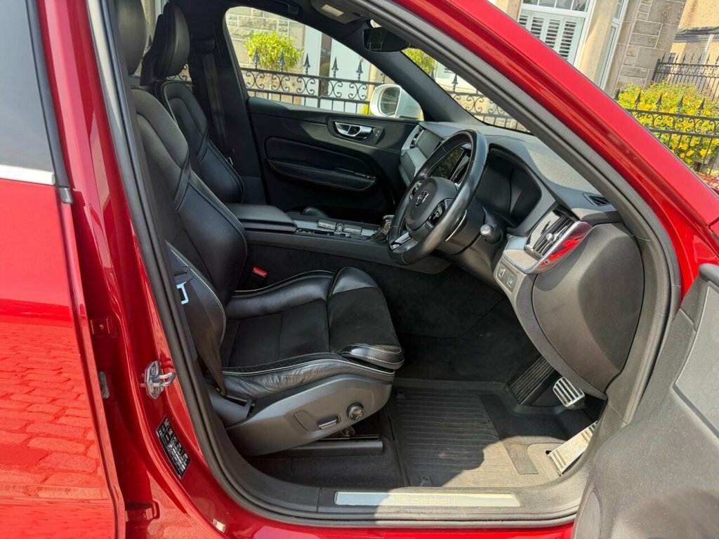 Volvo XC60 Suv SL67CFA Red #2