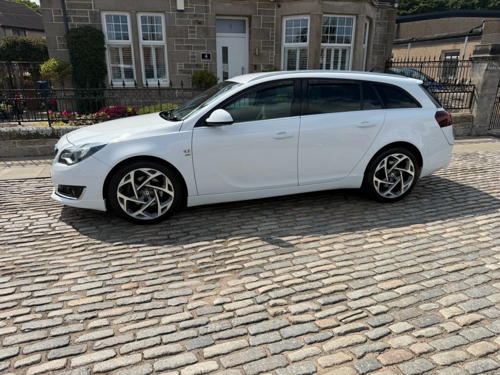 Vauxhall Insignia Estate White #5